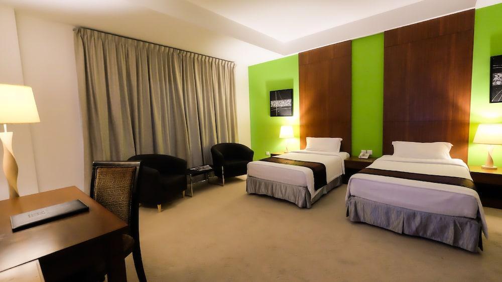 Times Hotel Brunei Bandar Seri Begawan Esterno foto
