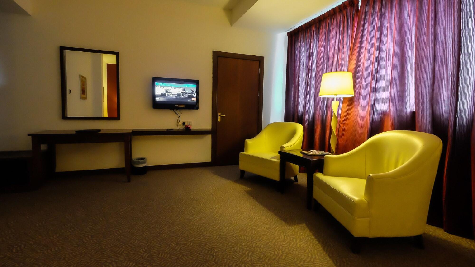 Times Hotel Brunei Bandar Seri Begawan Esterno foto