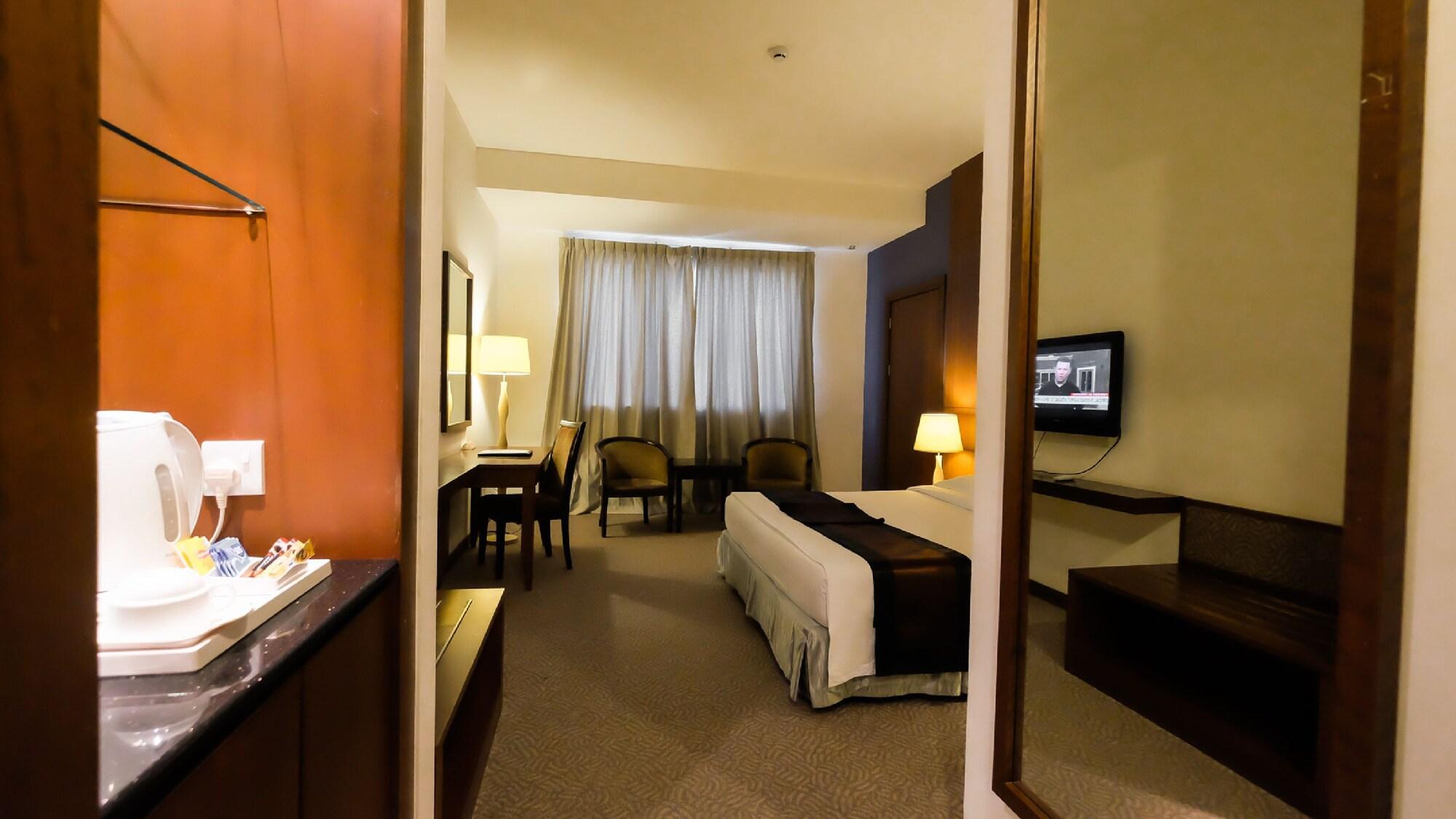 Times Hotel Brunei Bandar Seri Begawan Esterno foto