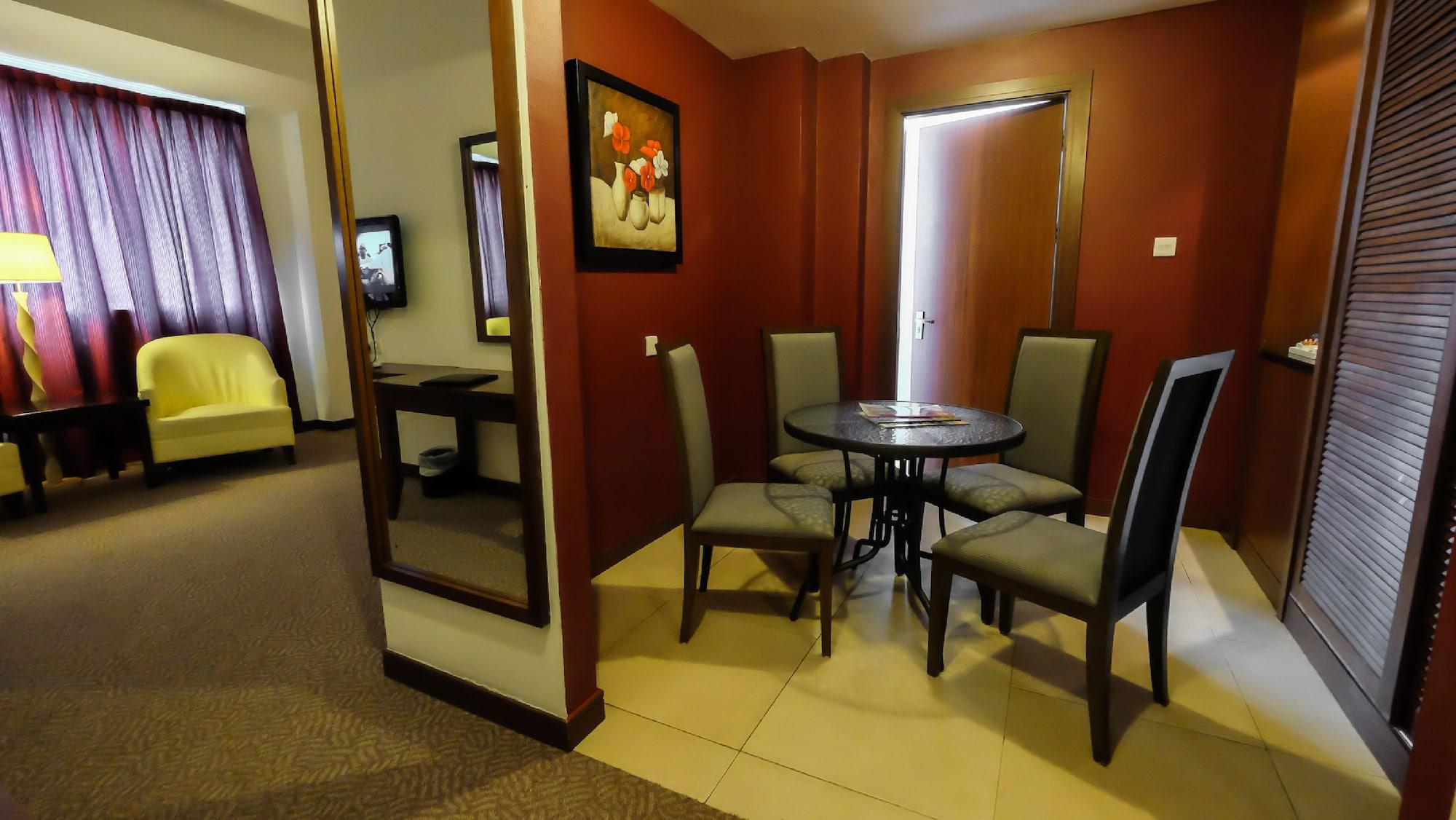 Times Hotel Brunei Bandar Seri Begawan Esterno foto