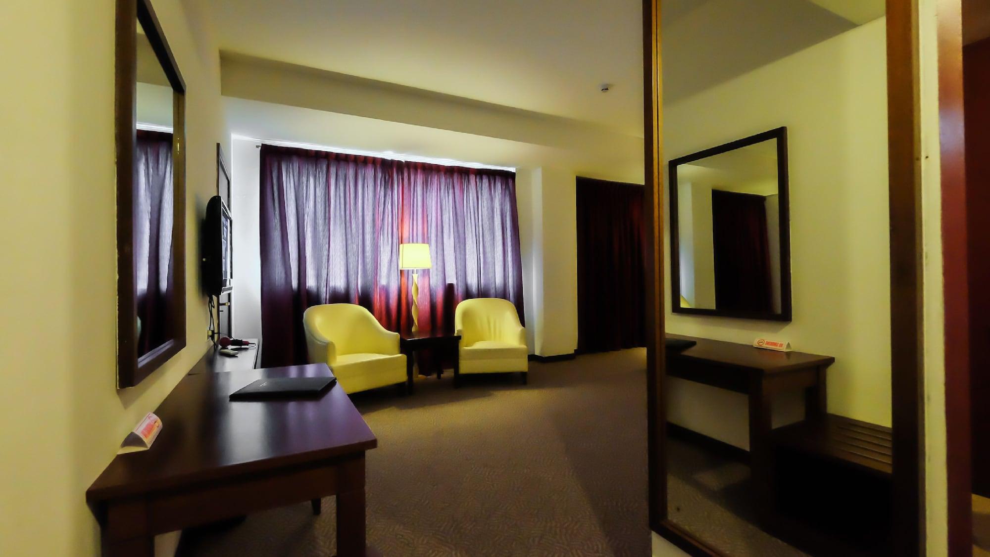 Times Hotel Brunei Bandar Seri Begawan Esterno foto