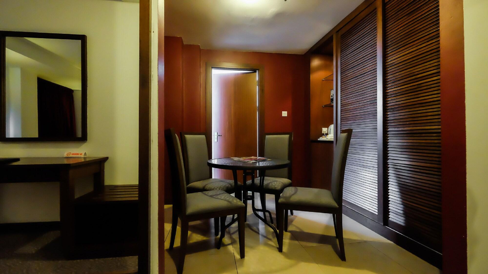 Times Hotel Brunei Bandar Seri Begawan Esterno foto
