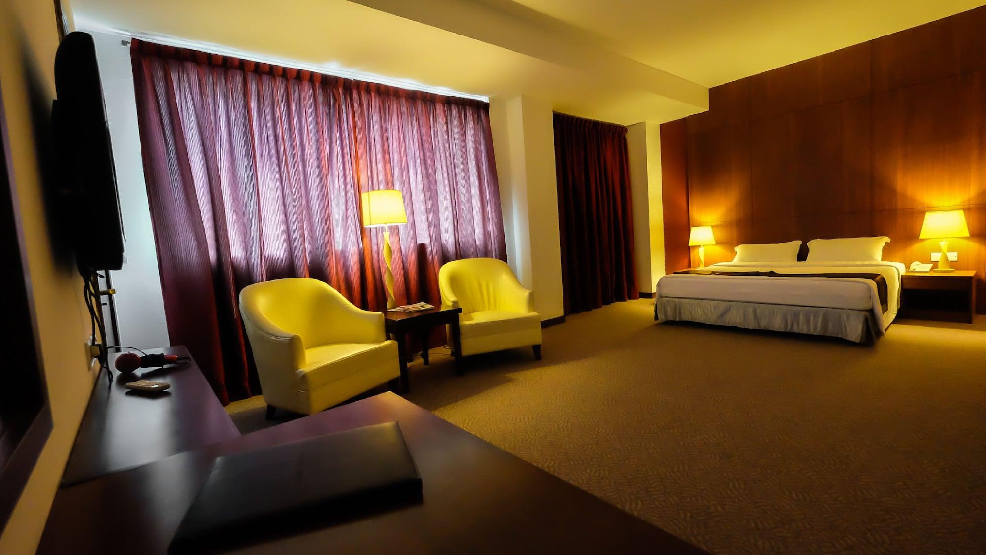 Times Hotel Brunei Bandar Seri Begawan Esterno foto