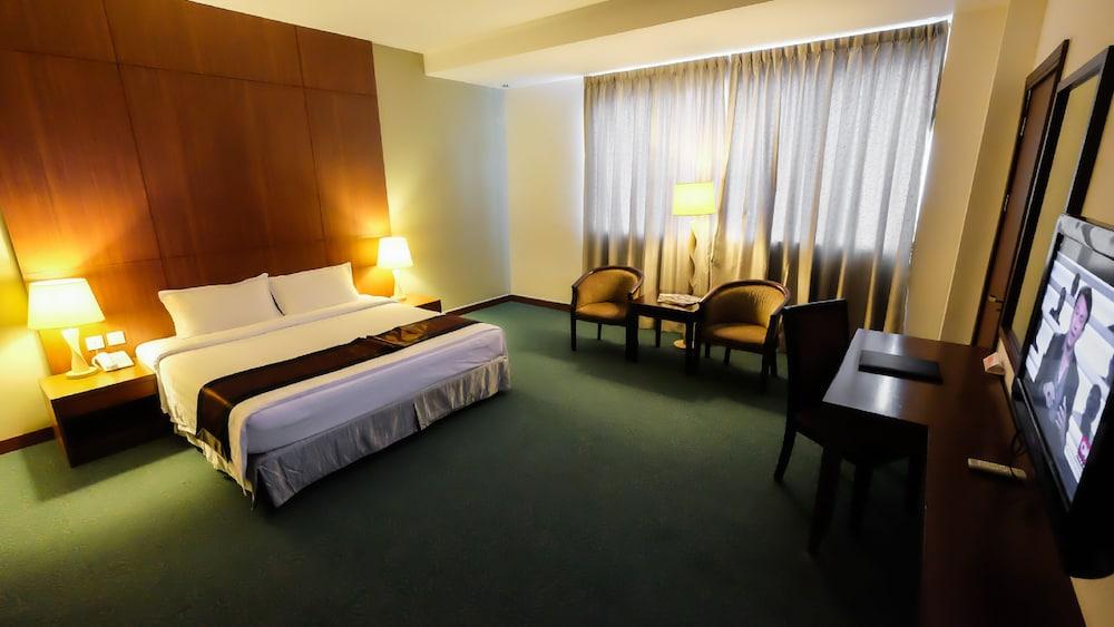 Times Hotel Brunei Bandar Seri Begawan Esterno foto
