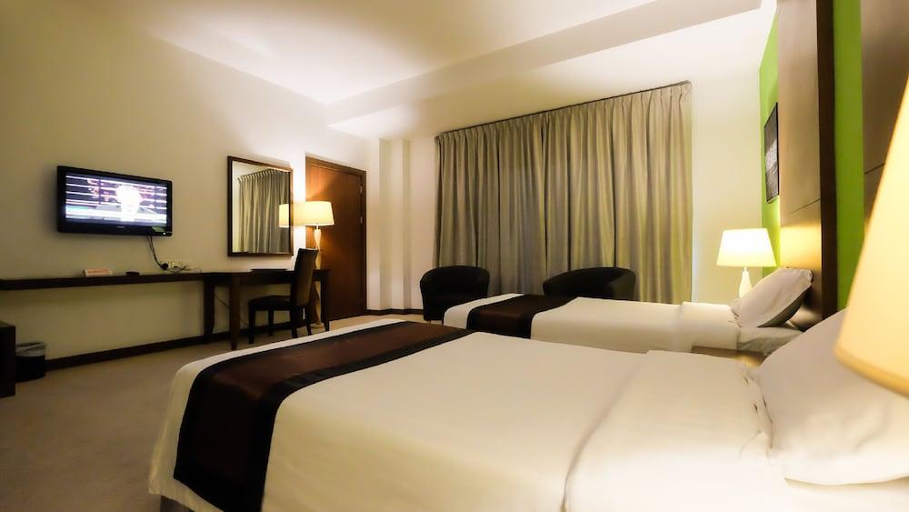Times Hotel Brunei Bandar Seri Begawan Esterno foto