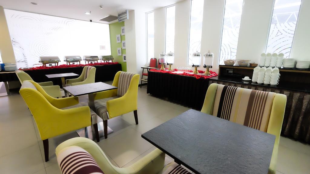 Times Hotel Brunei Bandar Seri Begawan Esterno foto