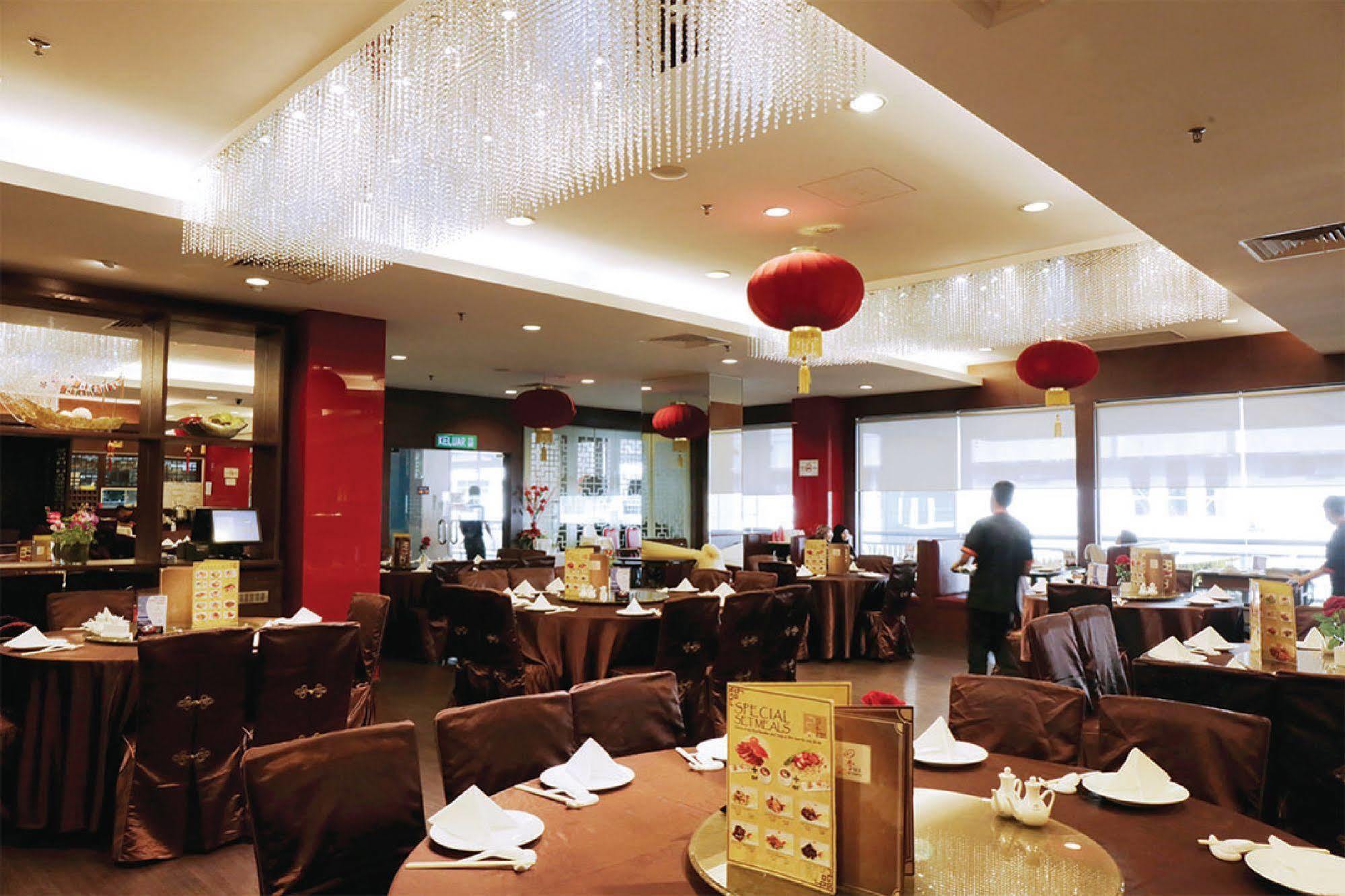 Times Hotel Brunei Bandar Seri Begawan Esterno foto
